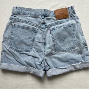 Levi’s Vintage 80’s 90’s High Waisted Mom Jean Light Wash Denim Shorts